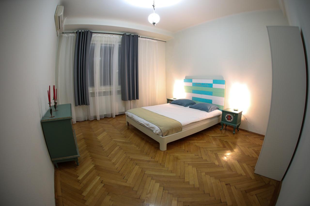 Color Apartments Franceza St Bucharest Exterior photo